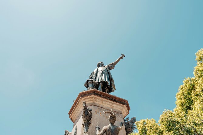 Santo Domingo Small Group Walking Tour: Beer and Specialty Coffee - Plaza de España and Alcazar de Colon