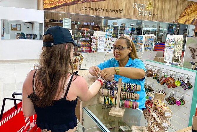 Shopping tour Punta Cana rum cigars coffee larimar chocolate souvenirs mamajuan - Larimar, paintings, pottery, and Dominican gifts