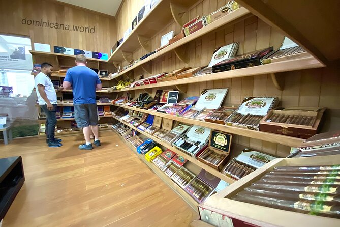 Shopping tour Punta Cana rum cigars coffee larimar chocolate souvenirs mamajuan - More than souvenirs: cosmetics, pharmacy, and everyday shopping