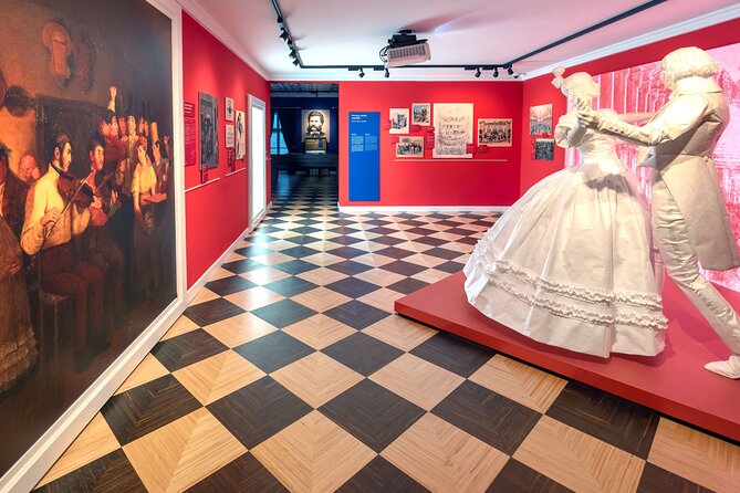 Strauss Exhibition incl. LED Concert Show / Coffee + Strauss Cake - Coffee, cake, and the Viennese pause