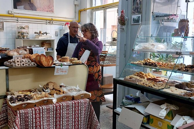 Trastevere Breakfast to Lunch Food Tour: Coffee, Maritozzi & Wine - Biscottificio Artigiano Innocenti and the ciavattone