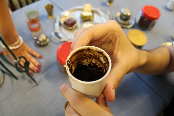 Turkish Coffee on Sand and Fortune-Telling Workshop by Gentlemen - A small group and a flexible appointment