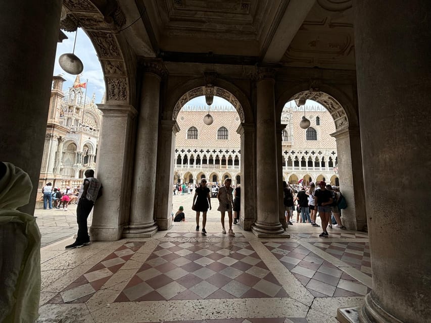 Venice Delights: Coffee & Food Experience Walking Tour - Comparing beans, roasting, and preparation