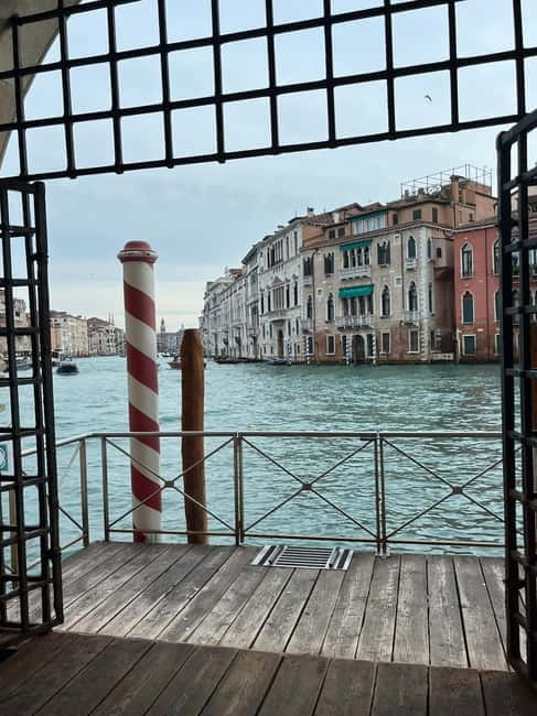 Venice: Sunrise Walking Tour with Espresso - Espresso near Rialto, with one important limit