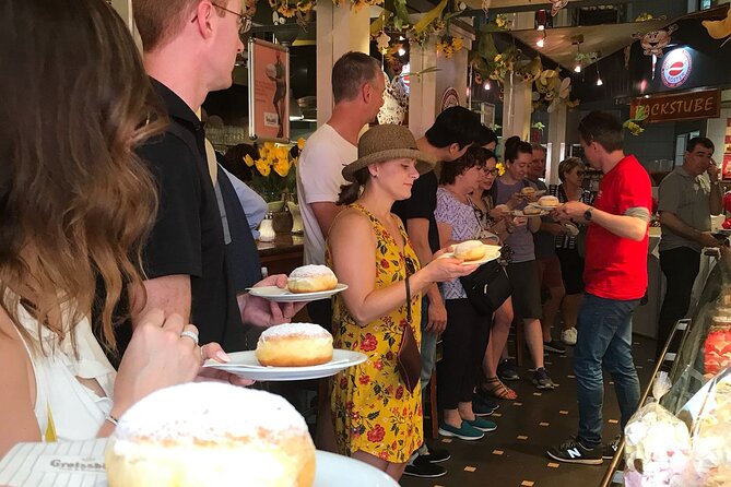 Vienna Coffee, Cake & Pastries Tour with Local Stories - Reumannplatz: start with a local bakery