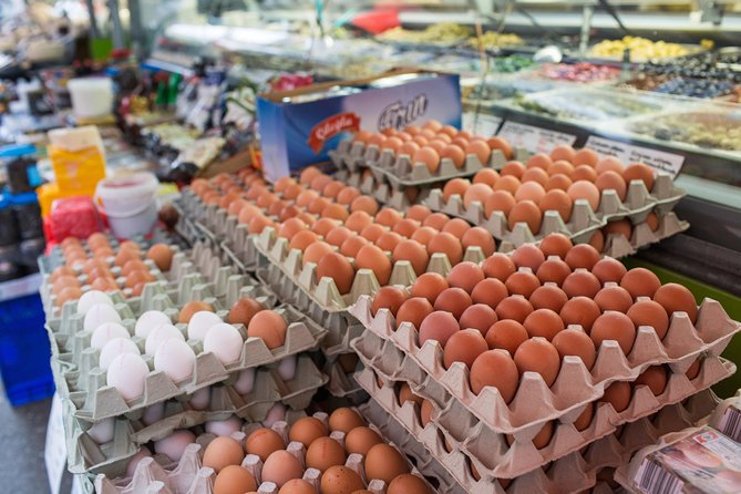 Vienna for Food Lovers: Cafés, Markets & Austrian Cuisine - Brunnenmarkt and Vienna’s everyday side